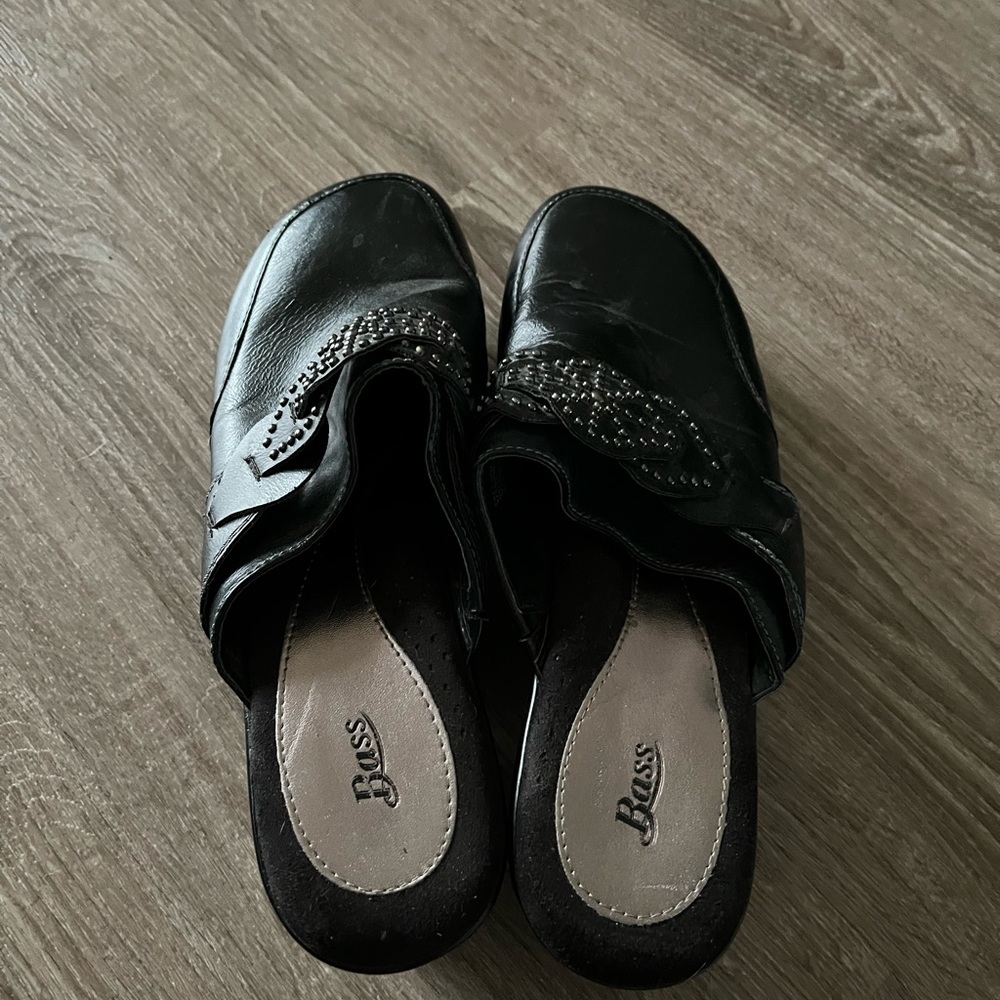Women’s 9M Bass shoes, worn twice and has been in storage